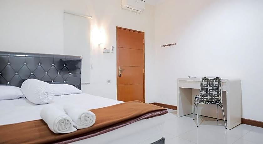 wisma delapan Mitra RedDoorz