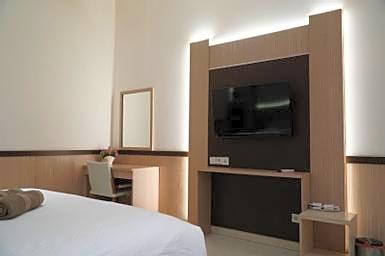 Paris Day Hotel
