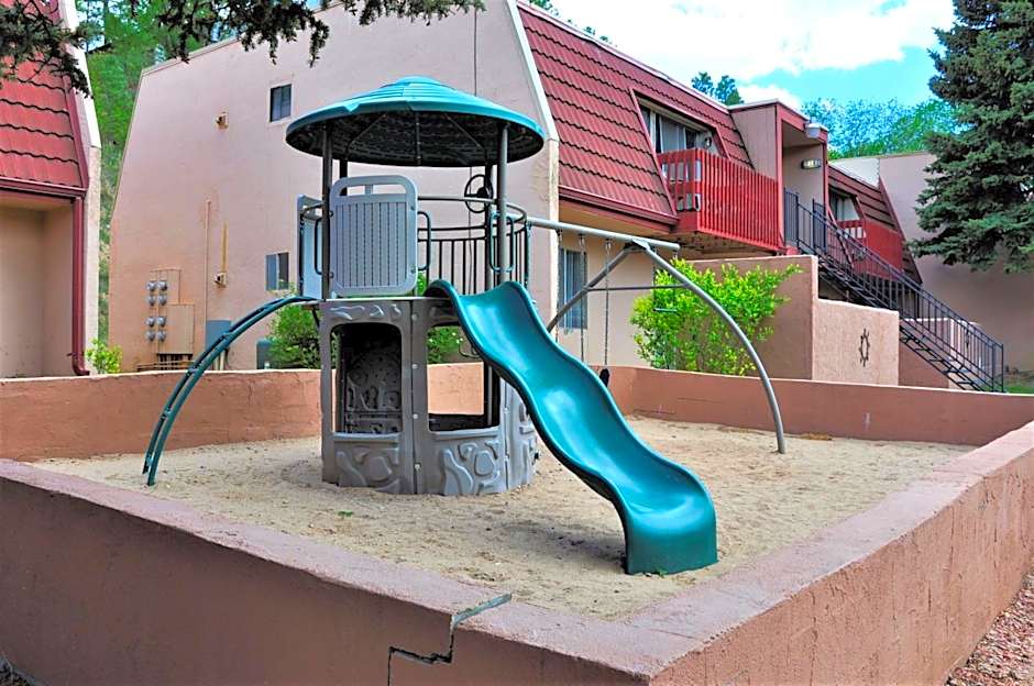 Pinecliff Village Resort