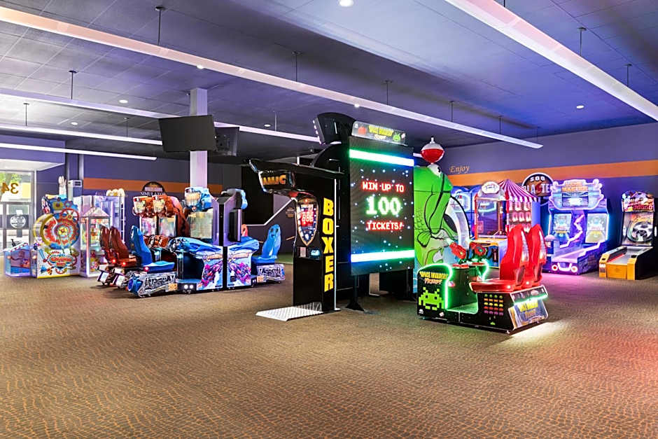 Days Inn & Suites by Wyndham Sault Ste. Marie ON