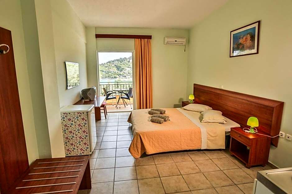 Amfitriti Hotel & Studios