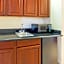 La Quinta Inn & Suites by Wyndham Midwest City - Tinker AFB