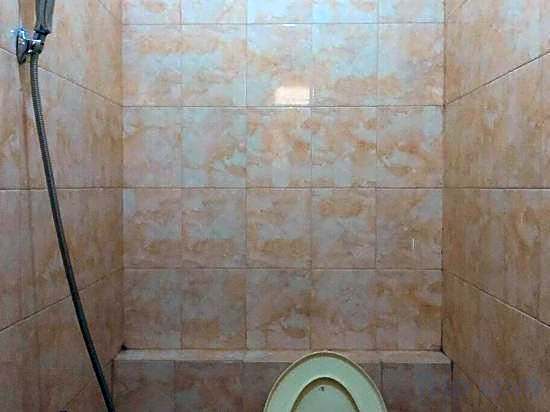 RedDoorz near GOR Lagaligo Palopo