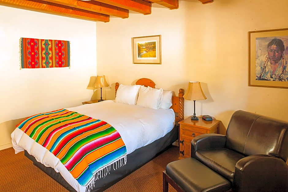 El Pueblo Lodge