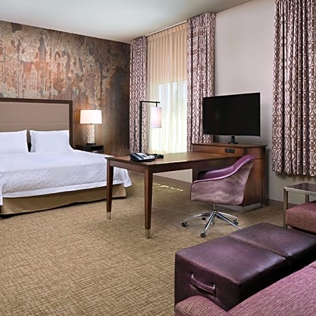 King Studio Suite with Sofa Bed - Hearing Access/Non-Smoking