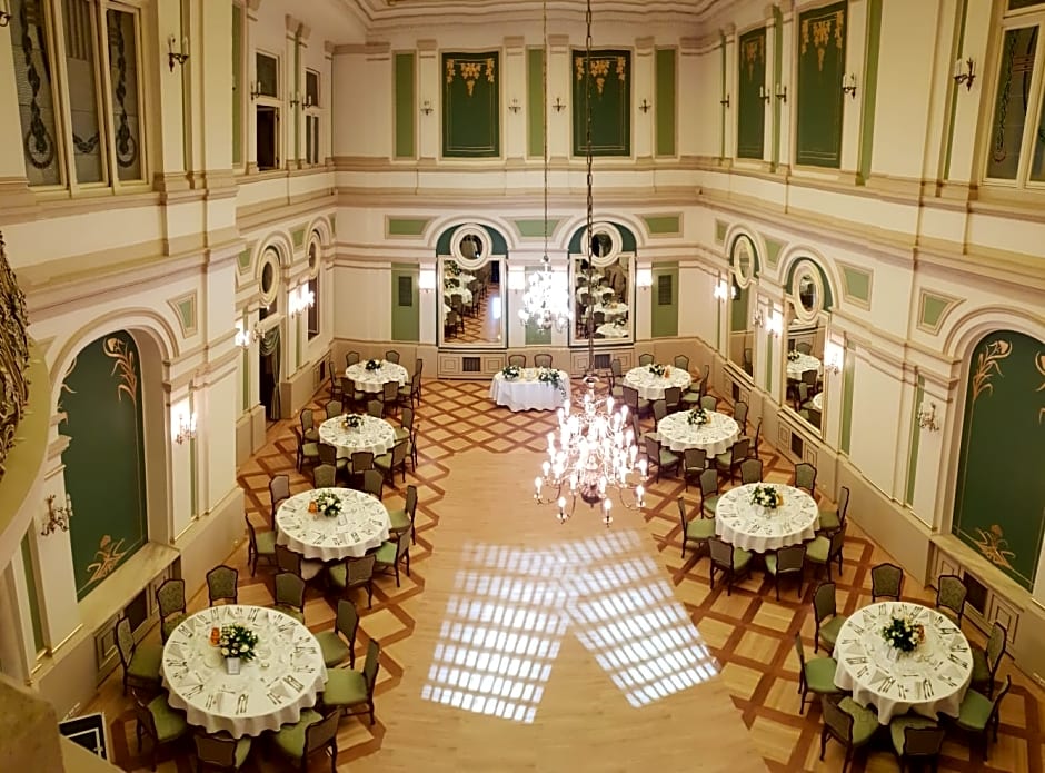 Grand Hotel
