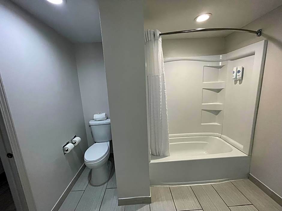 Comfort Inn & Suites Syracuse-Carrier Circle