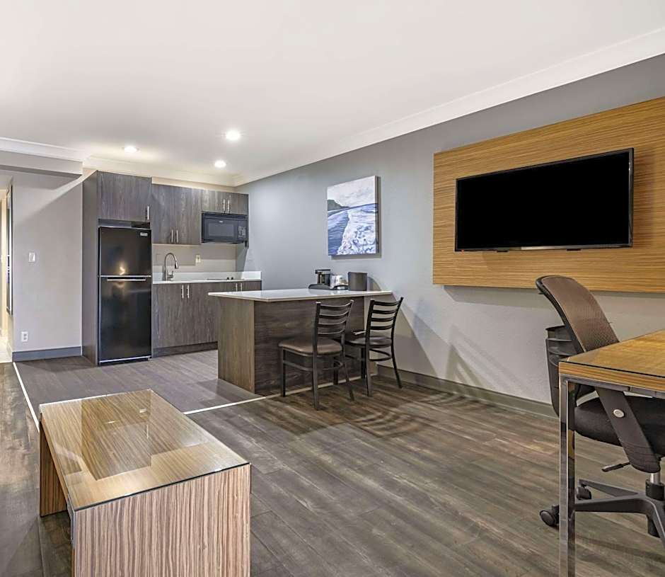 The Encinitan Hotel & Suites