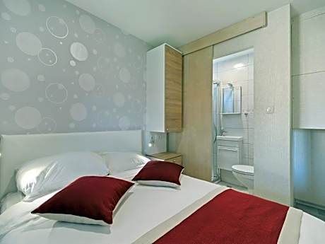 Mobile Home in Banjole near the Beach