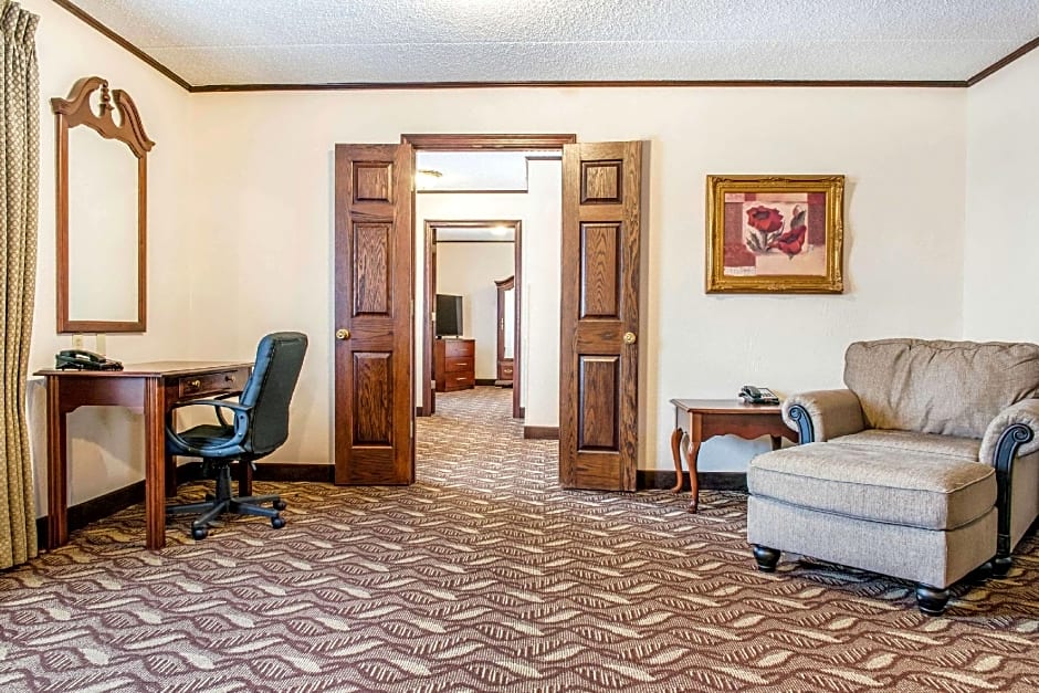 Quality Inn & Suites Zanesville City Center