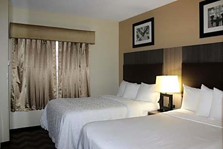 Suite with Two Double Beds - Non-Smoking