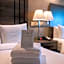 GreenTree Inn & Suites Los Angeles - Alhambra - Pasadena