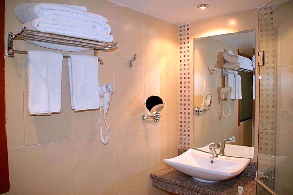 Best Western Plus Meridian Hotel