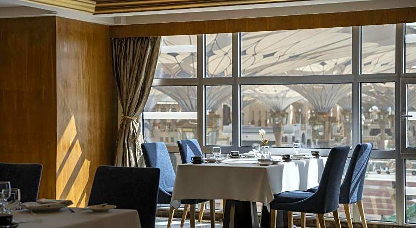 Anwar Al Madinah Movenpick Hotel