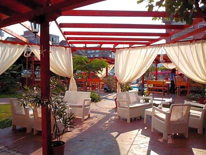 Alba Family Club Hotel