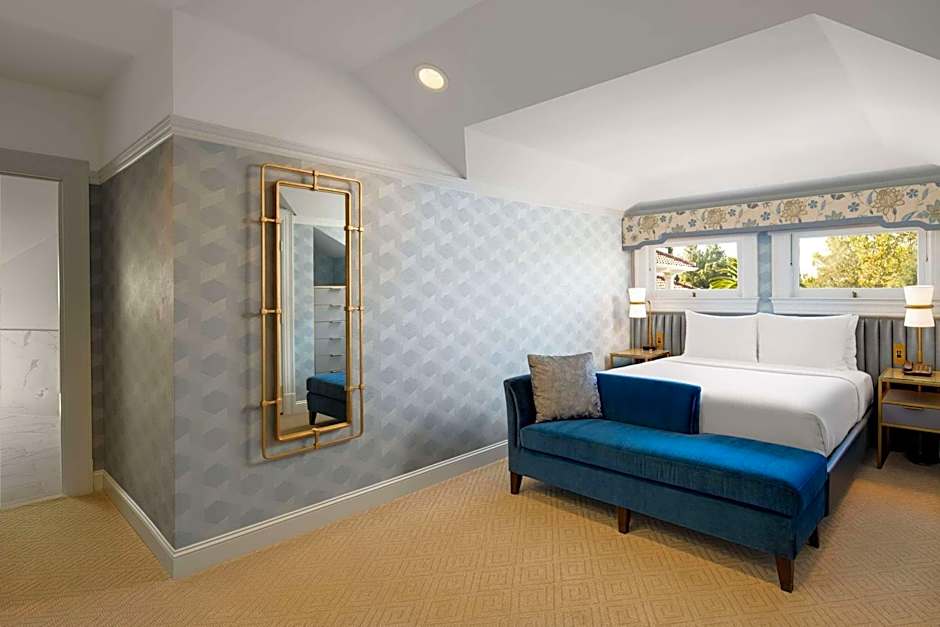 Hayes Mansion San Jose, Curio Collection by Hilton