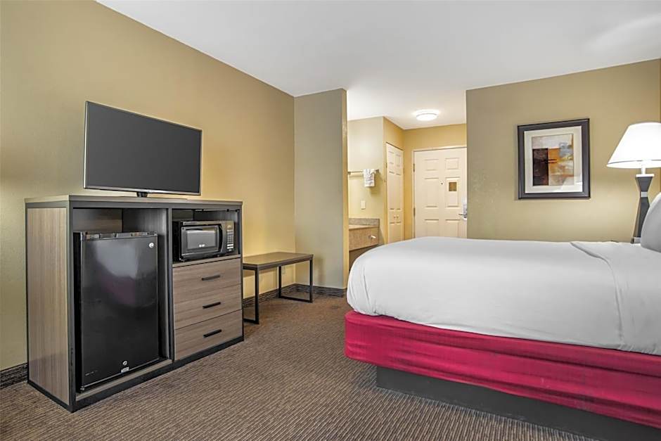 Photo 1 of 4 of 1 Queen Bed