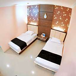 RedDoorz Plus @ Grand Pacifik Hotel Makassar