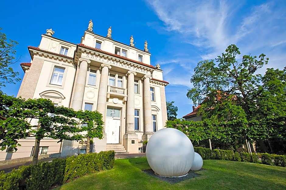 Platinum Palace Boutique Hotel