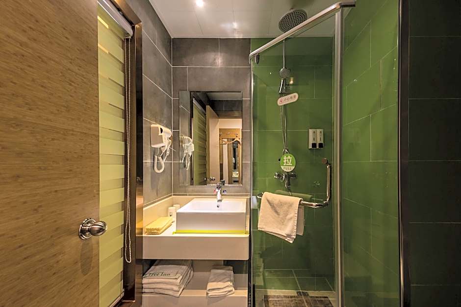 GreenTree Inn Xi'an Xincheng District Raily Station Wukou Metro Station Hotel