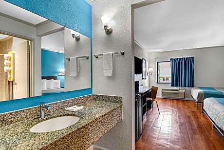 Quadruple Room - Non-Smoking