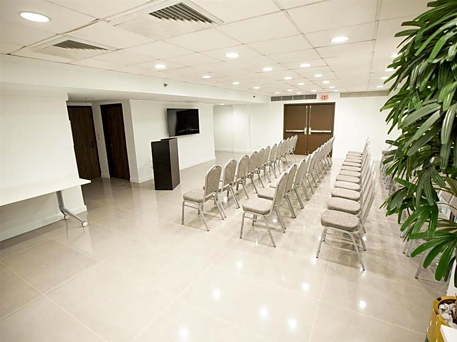 Regency Miami Airport by Sonesta