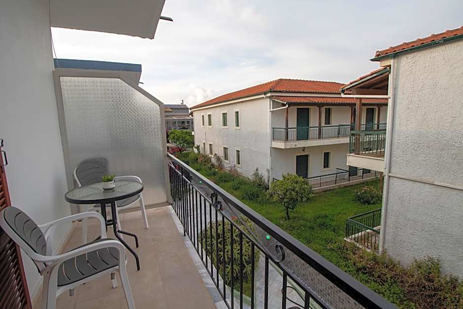 Harrys bar & apartments