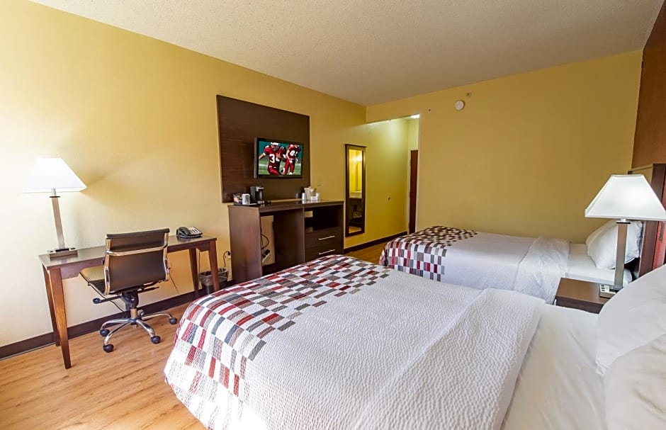 Red Roof Inn & Suites Indianapolis Airport