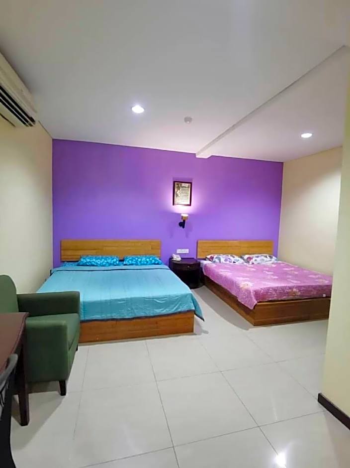 PAVILION INN HOTEL LUMUT