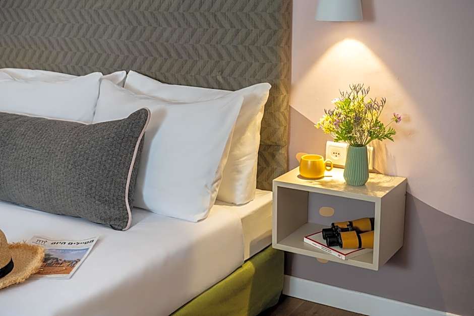 Travel Hotel Eilon