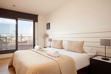 Two Bedroom Penthouse with Terrace- Rambla Catalunya