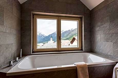 Double Room with Mountain View
