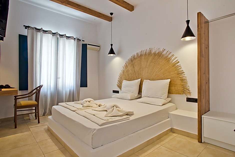 Kyra Panagia Hotel