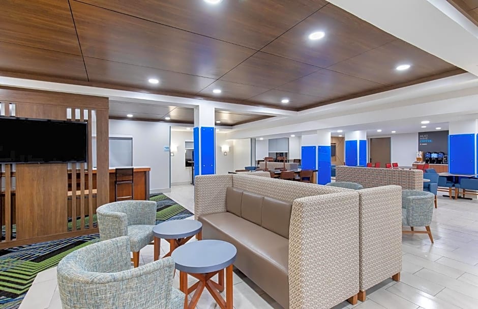 Holiday Inn Express Hotel & Suites Birmingham - Inverness 280 By IHG