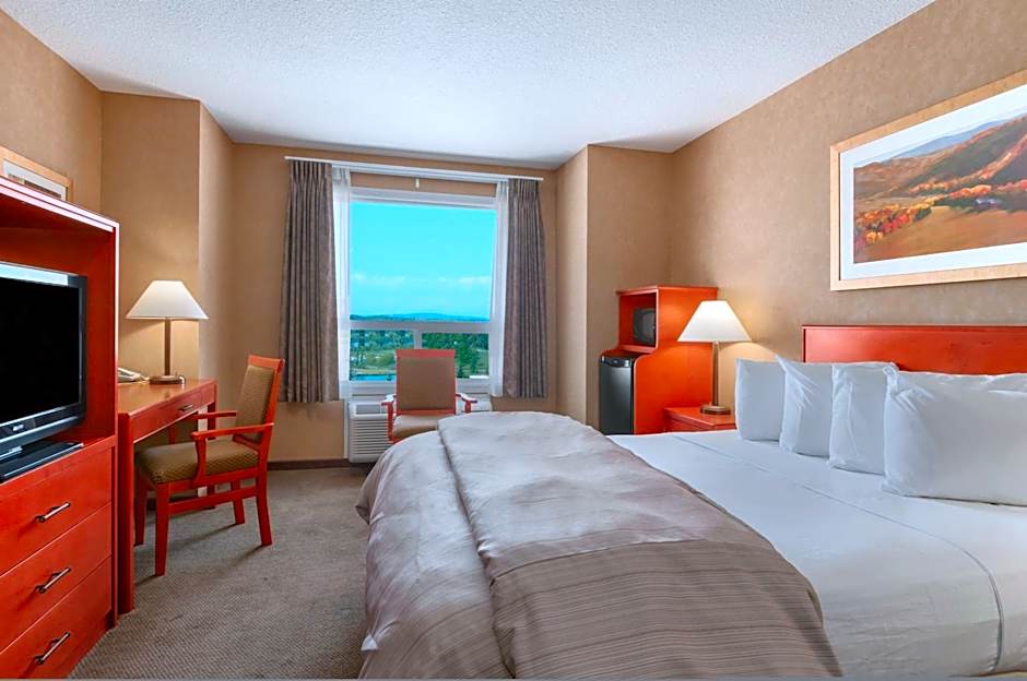 Days Inn & Suites by Wyndham Cochrane