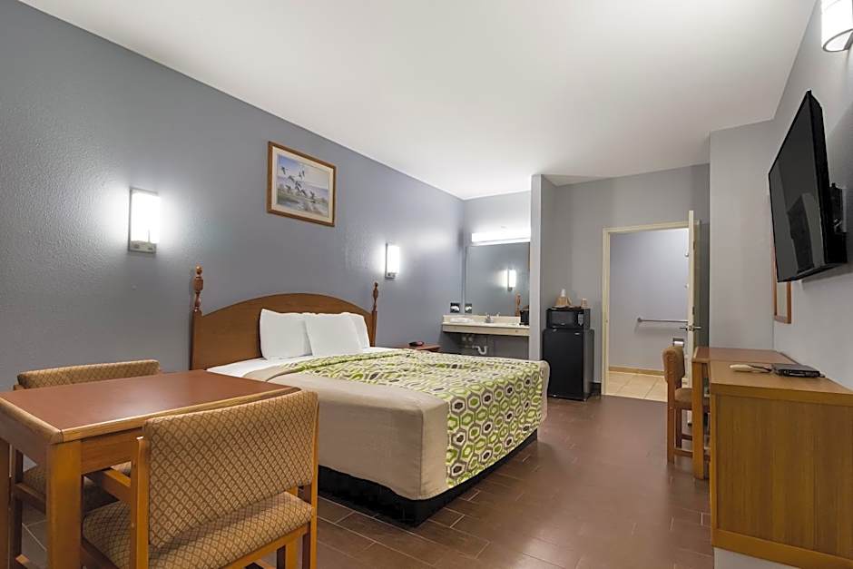 Scottish Inn & Suites