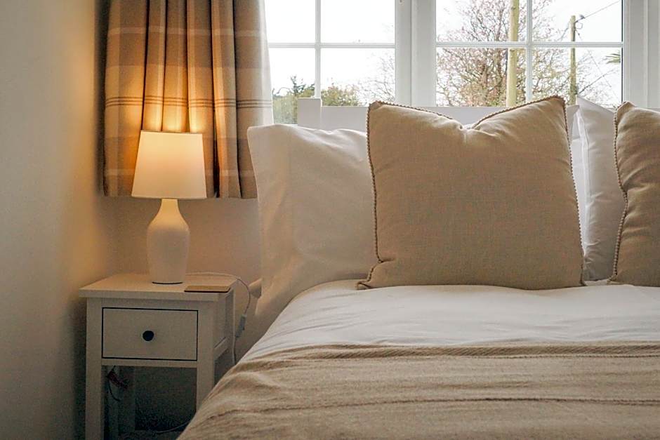 Lemon Tree Rooms - Newly Refurbished Coastal Stay