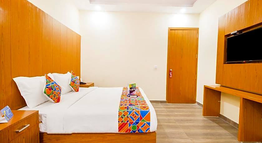 FabHotel Aries