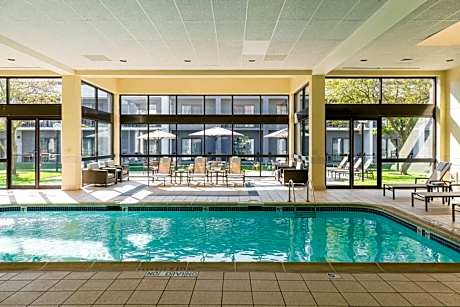 Courtyard by Marriott Chicago Naperville
