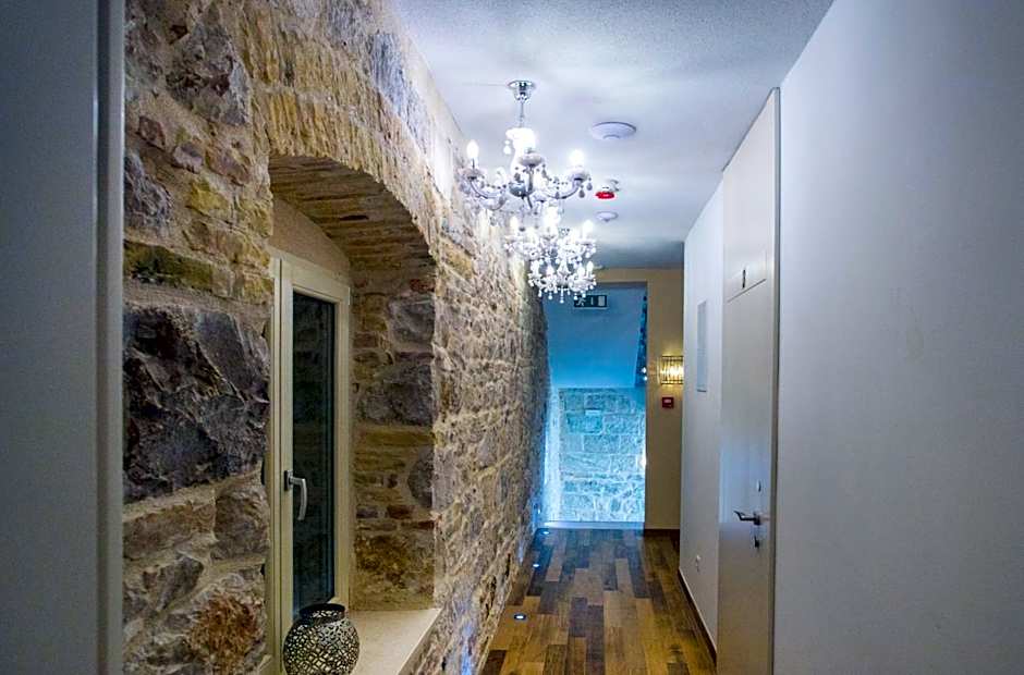 Aspalathos Residence