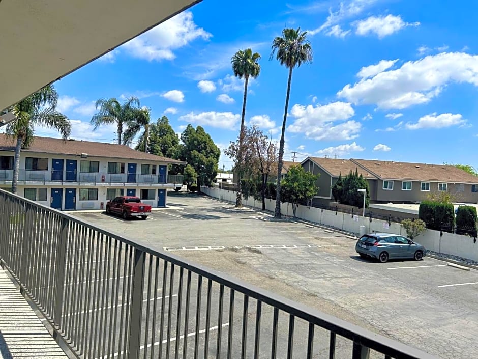 Motel 6-Stanton, CA