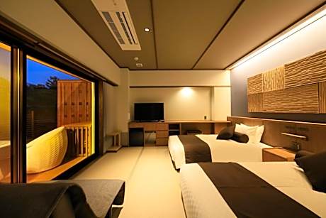 Superior Twin Room with Open-Air Bath