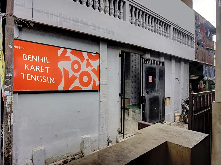 OYO 90469 Benhil Karet Tengsin