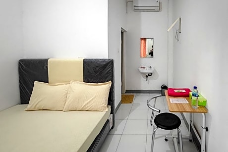Shekinah Homestay & Cafe Waikabubak Mitra RedDoorz