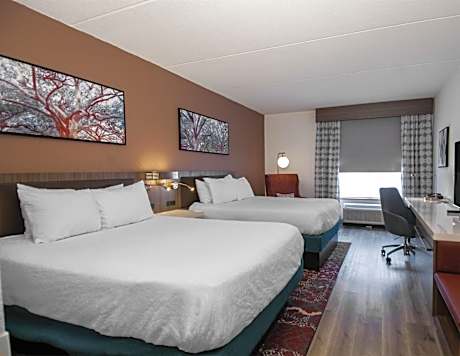 2 Queen Beds