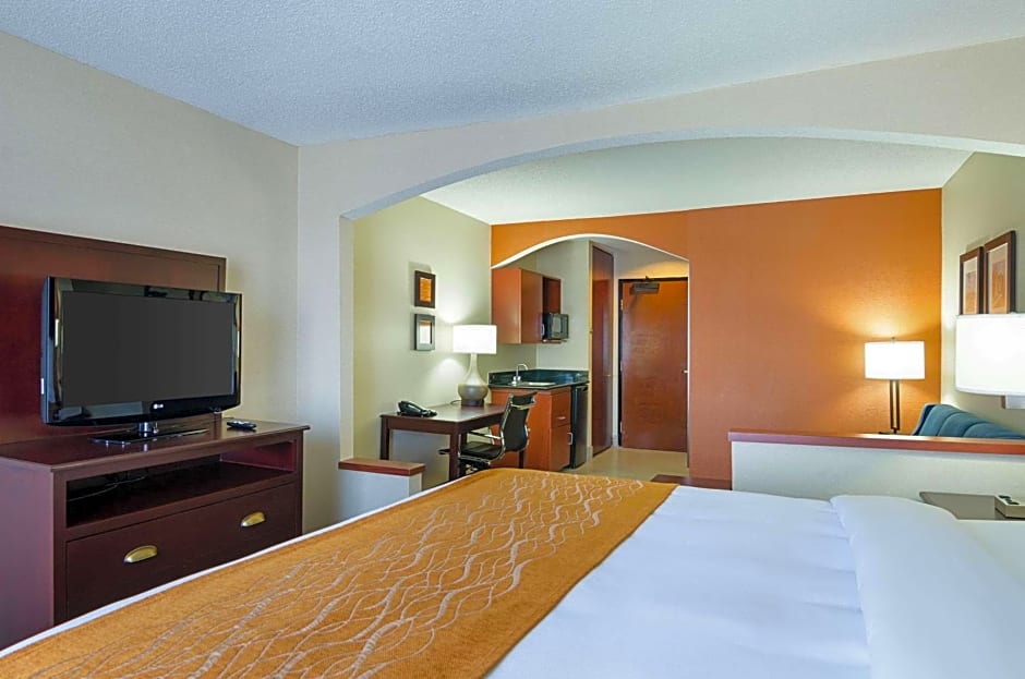 Comfort Inn & Suites