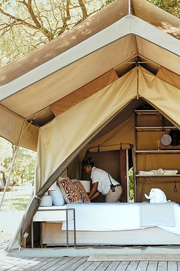 Unyati Safari Lodge