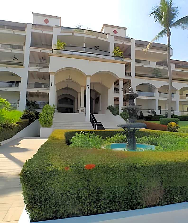Grand Marina Villas