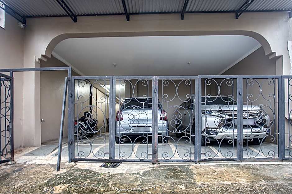 OYO 93477 Almahyra Guest House Syariah