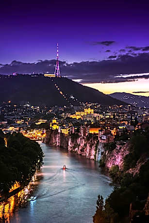 Golden Tulip Design Tbilisi